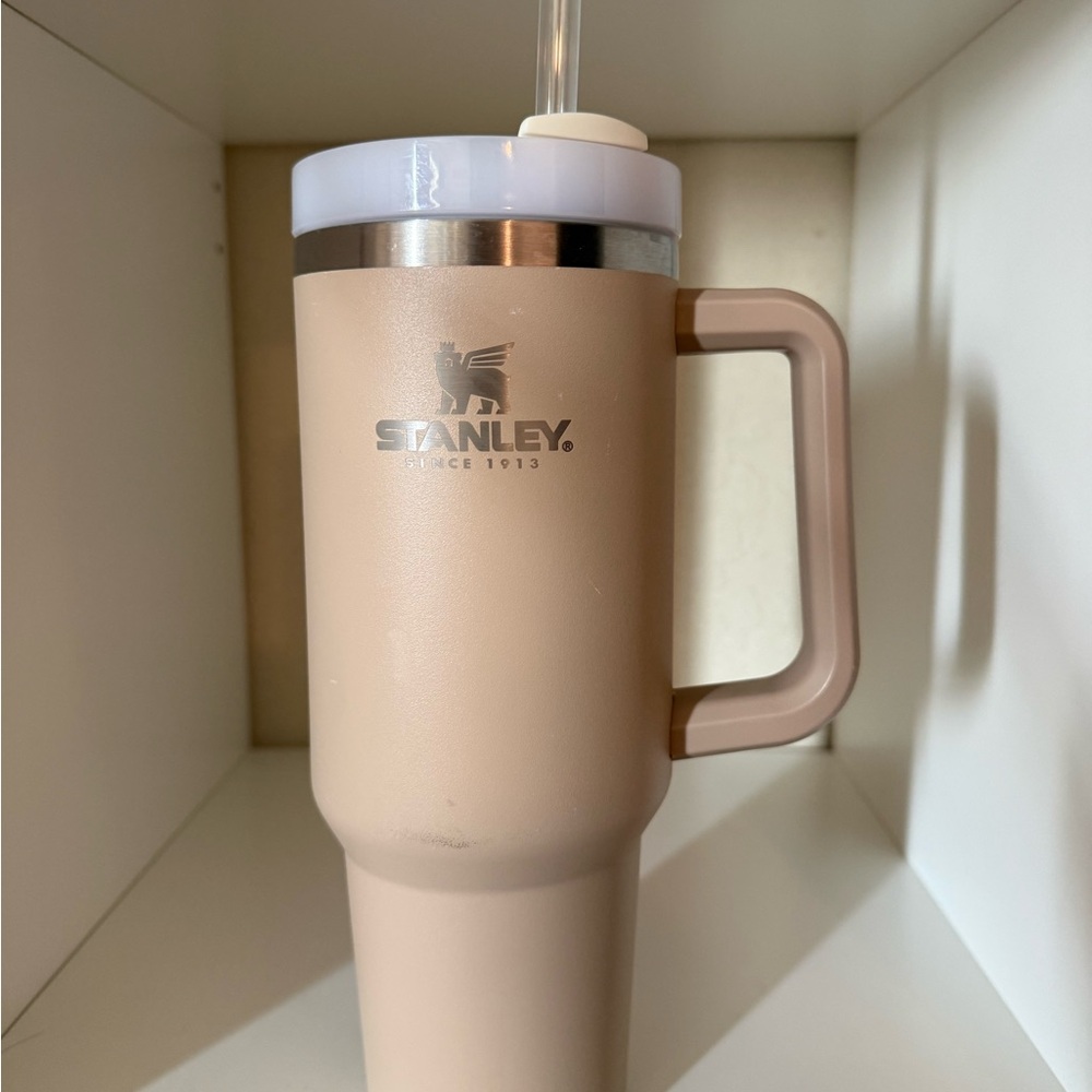 Stanley Beige Mug with Handle and Straw